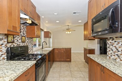 011_Kitchen