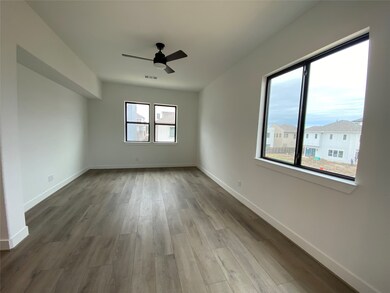 3245 Royal Oaks Dr, Houston, TX 77016 - photo 5