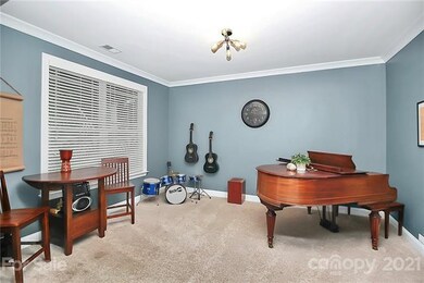Beautiful front room, so versatile