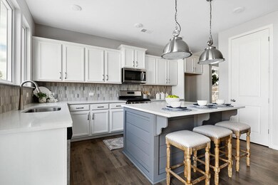 109-1069MagnoliaWarblerWay-Ravenel-SC-29