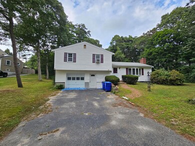 33 Cypress St, Buzzards Bay, MA 02532 - photo 2