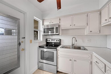 2111 NE 42nd Ct unit 201W, Lighthouse Point, FL 33064 - photo 2