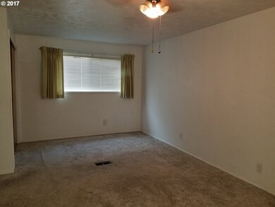 Bedroom, Primary