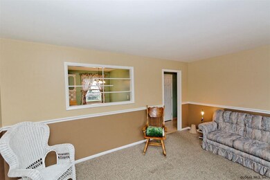 1228 Hemlock St, Schenectady, NY 12306 - photo 5