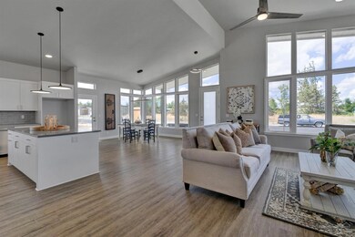 674 NW Rimrock Dr, Redmond, OR 97756 - photo 6