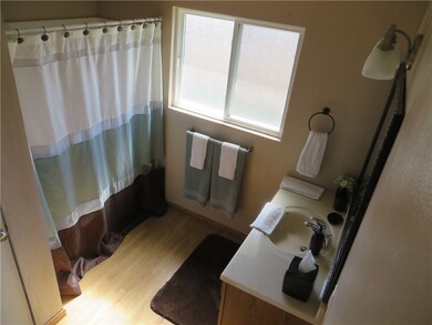 Guest bathroom (older photo)