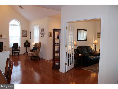 1007 Bordeaux Ln, Pennsburg, PA 18073 - photo 5