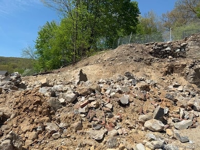 8 Pond St, Naugatuck, CT 06770 - photo 7