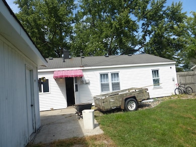 2010 Lewis Dr, Niles, MI 49120 - photo 3