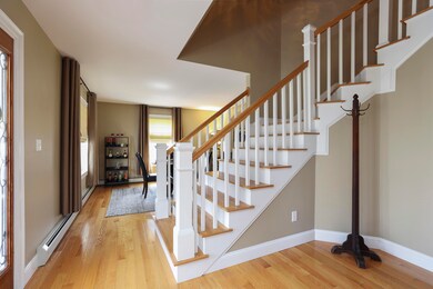 004-photo-stairwell-8237575