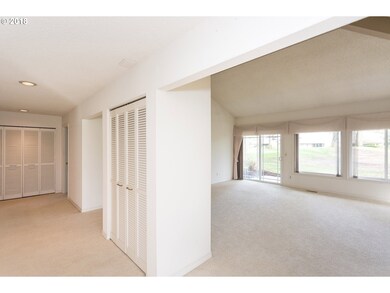 32500 SW Lake Point Ct, Wilsonville, OR 97070 - photo 4