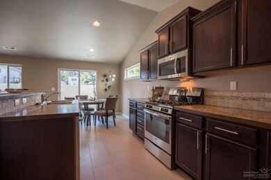 3664 SW Obsidian Place, Redmond, OR 97756 - photo 4