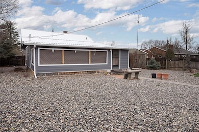 615 N Custer Ave, Hardin, MT 59034 - photo 6