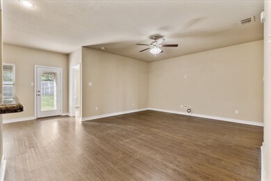 713 Oakmont Dr, Ennis, TX 75119 - photo 7