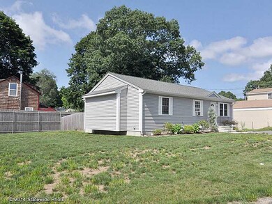 11 Lakeview Dr, Cranston, RI 02910 - photo 2