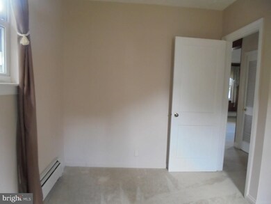 323 Woodlyn Cir, Woodlyn, PA 19094 - photo 6