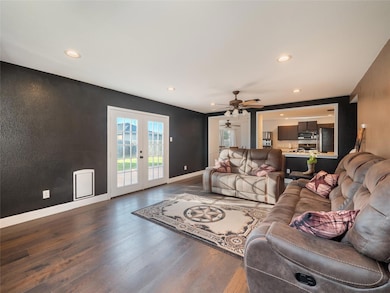 401 Bello Dr, Leander, TX 78641 - photo 4