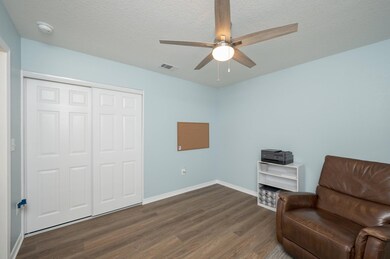 6-web-or-mls-2277 Lewis St-02