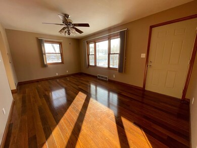 210 N Elm St, La Crescent, MN 55947 - photo 5