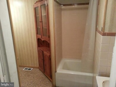 331 Pawlings Rd unit 1BB, Phoenixville, PA 19460 - photo 4