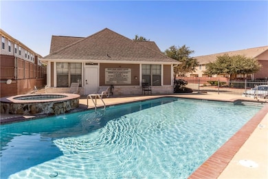 1000 Spring Loop unit 1803, College Station, TX 77840 - photo 3