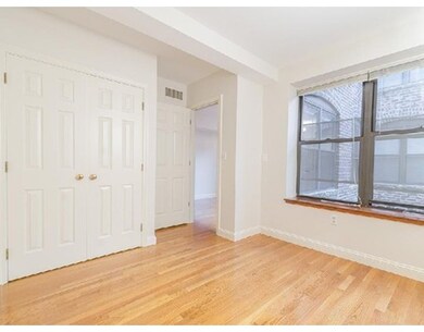 7 Henchman St unit 503, Boston, MA 02113 - photo 5