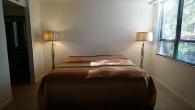 2614 Cove Cay Dr unit 104, Clearwater, FL 33760 - photo 5