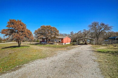 402 Briar Oaks Ln, Azle, TX 76020 - photo 2