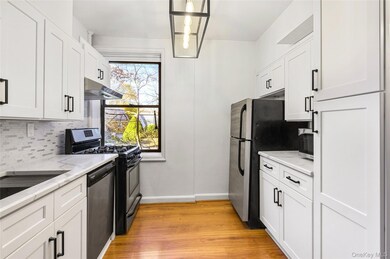 212 Larchmont Acres unit 2B, Larchmont, NY 10538 - photo 5