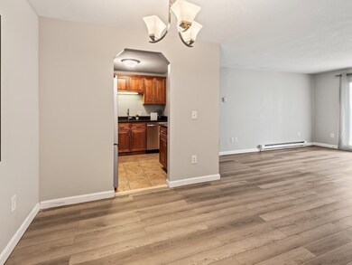 7 Gibbs St unit 4, Worcester, MA 01607 - photo 6