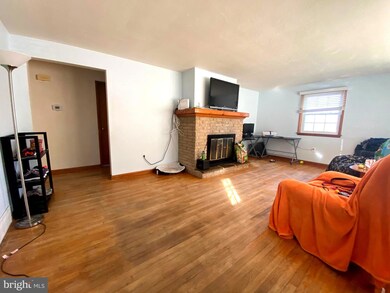 750 Locust St, Mount Wolf, PA 17347 - photo 4