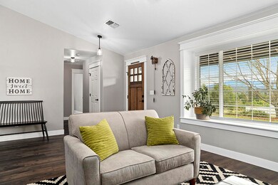 1180 NW F St, Grants Pass, OR 97526 - photo 4