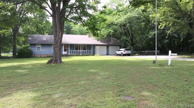 1203 N Navajo St, Chouteau, OK 74337 - photo 2