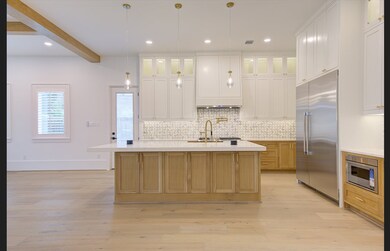 High-end Thermado appliances including Microwave,