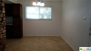 1601 Furman Ave, San Marcos, TX 78666 - photo 4