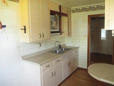 1611 FREBIS (25) kitchen 1
