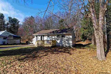 1323 Schodack Valley Rd, Castleton On Hudson, NY 12033 - photo 2