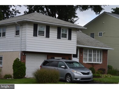 315 Mohican St, Essington, PA 19029 - photo 2