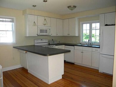 42 Weaver Ave unit 2, Newport, RI 02840 - photo 2