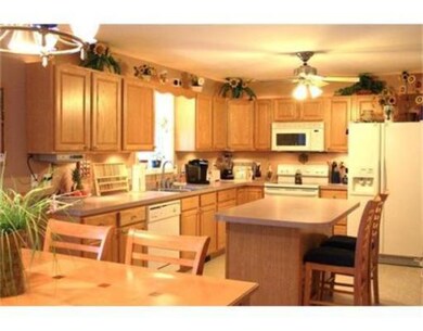 476 Worcester Rd, Barre, MA 01005 - photo 4