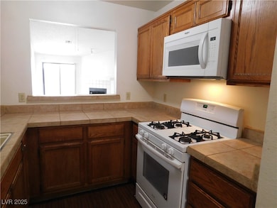 7025 Pindarri Way, Las Vegas, NV 89145 - photo 3