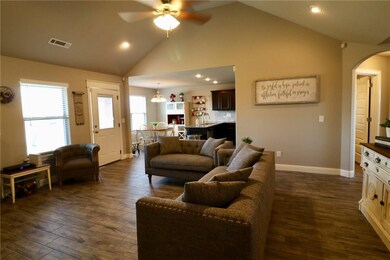 1380 General McCrae Dr, Prairie Grove, AR 72753 - photo 4