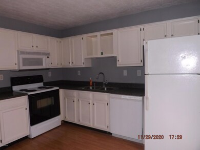 6621 E Manslick Rd, Louisville, KY 40228 - photo 6