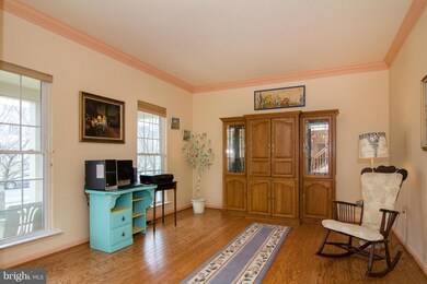 765 Sussex Ct, Sykesville, MD 21784 - photo 4