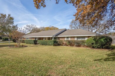 4000 Woodvine Dr, Euless, TX 76040 - photo 2