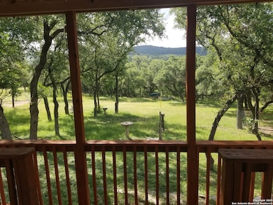 177 Laurel Ridge Dr, Lakehills, TX 78063 - photo 2