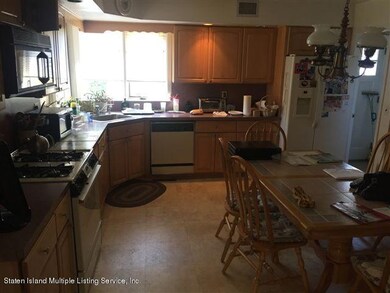 90 East Loop KITCHEN 2