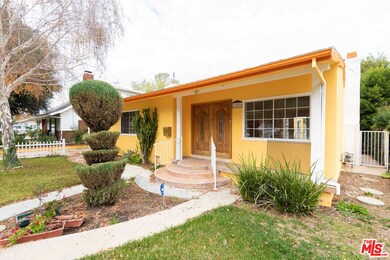 21021 Costanso St, Woodland Hills, CA 91364 - photo 2