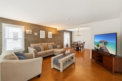 2321 Lee St, Evanston, IL 60202 - photo 6