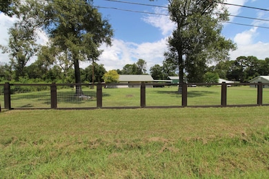 4075 S Main St, Vidor, TX 77662 - photo 2